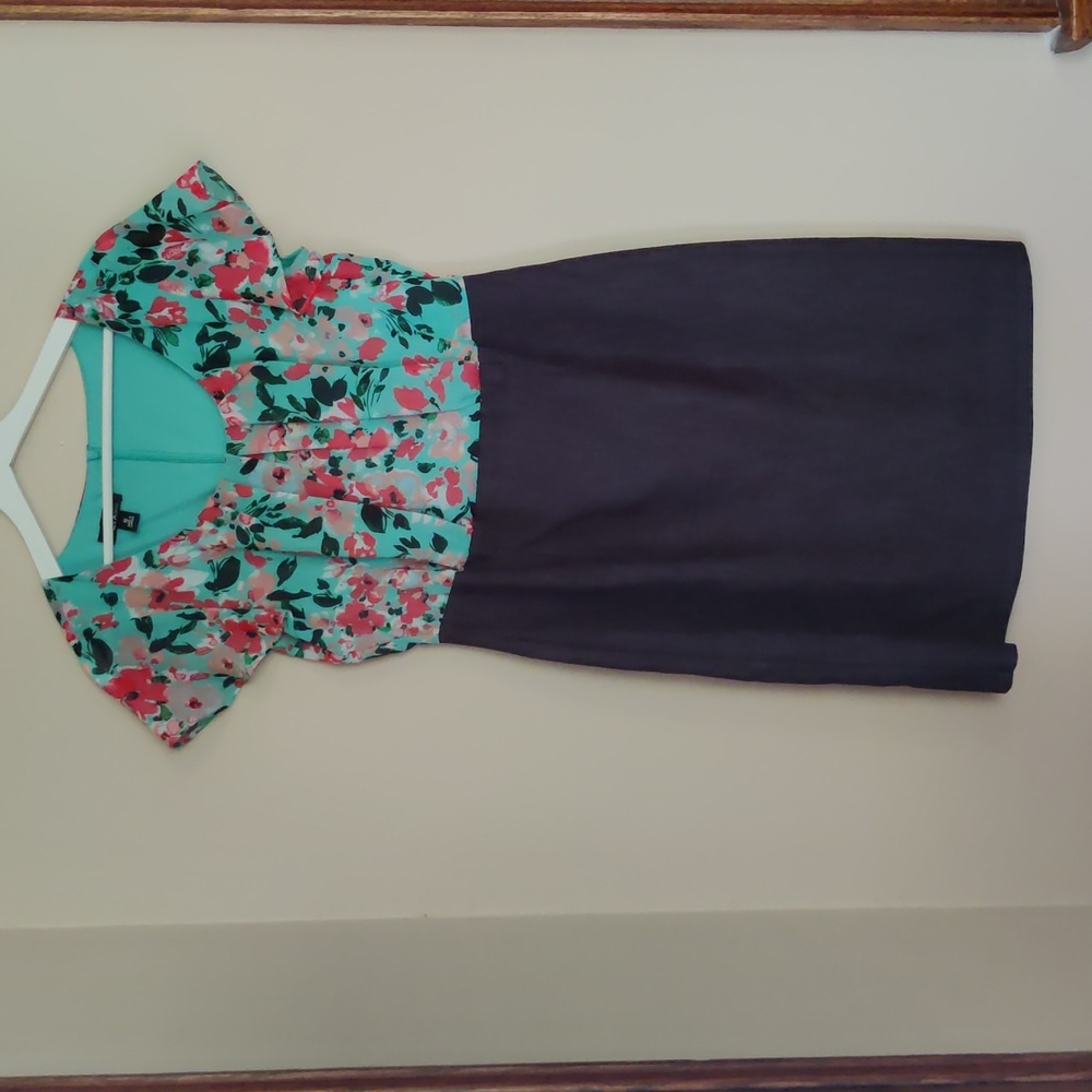 Floral and denim dress size 10
